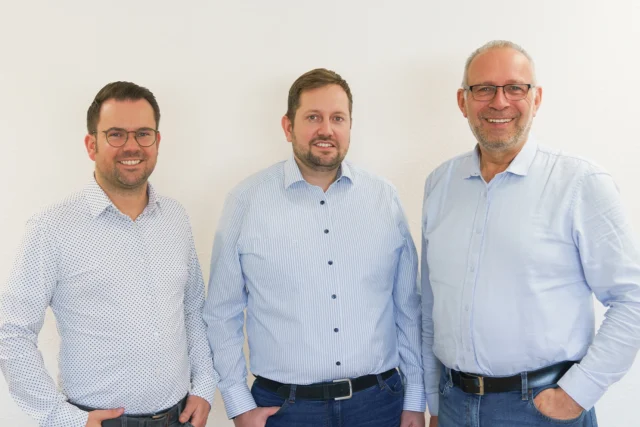 Jürgen Güstin, GEschäftsführer der EXPLETO GmbH mit Patrick Saballus und Karlheinz Lürkens von der Orgasys-IT GmbH